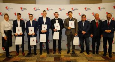 Stypendia sportowe marszałka województwa dla zawodników Dębów Osielsko